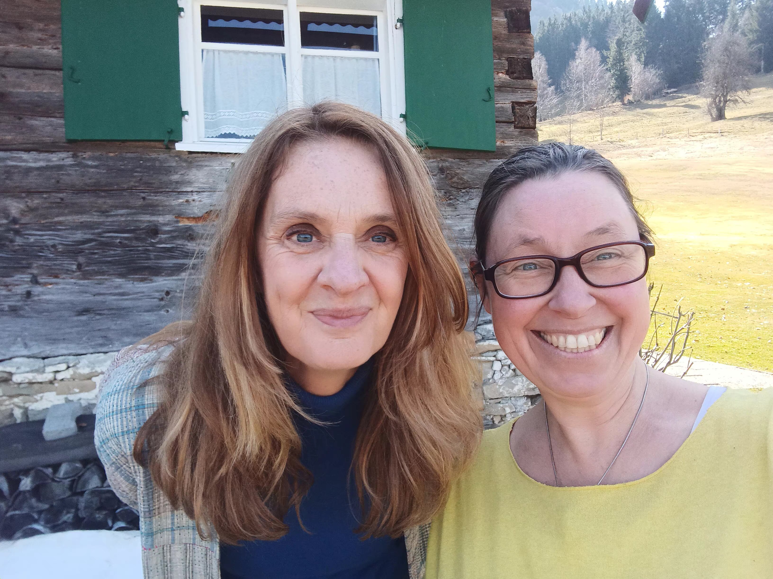 Wurzeln und Weiblichkeit. Entdeckungsreise ins Urvertrauen mit Embodiment, Tanz und Pflanzenspagyrik.